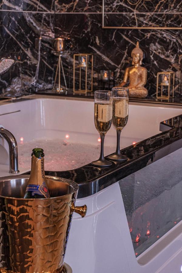Magnifique Loft / Spa En Face De La Cathedrale ! Narbonne Kültér fotó