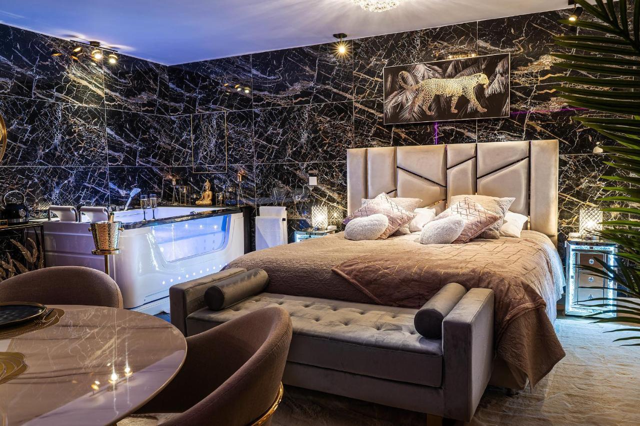 Magnifique Loft / Spa En Face De La Cathedrale ! Narbonne Kültér fotó