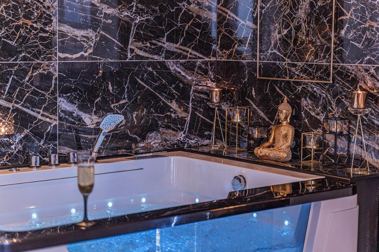 Magnifique Loft / Spa En Face De La Cathedrale ! Narbonne Kültér fotó